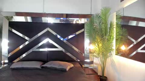 Emily  online show from October 1, 10:58 am