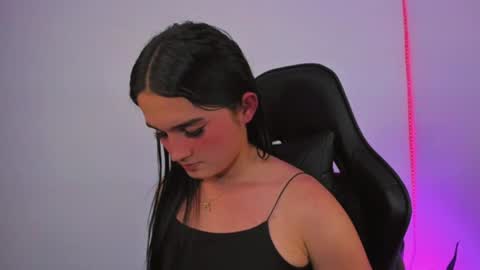 emily611258 online show from June 16, 1:42 am