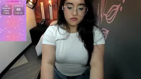 EMILY FOX online show from September 19, 9:07 pm