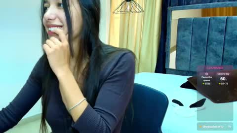  E M I L Y  online show from October 22, 3:57 pm