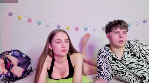 emily_and_ilumi online show from January 3, 4:11 am
