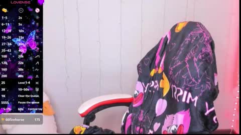 emily_cline online show from October 31, 8:15 am