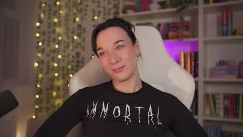 Em -  online show from February 26, 10:47 pm