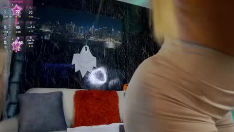 Emily foxx01 online show from October 21, 10:35 pm