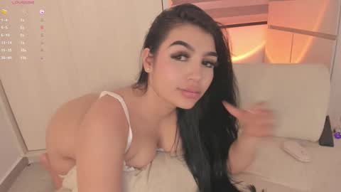 Snapshot of emily_kenner chatting on September 19, 3:05 pm EmilyKenner Independent model online show from September 19, 3:05 pm
