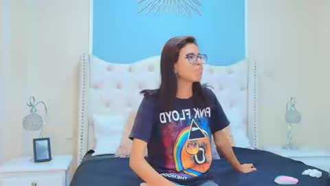 Emily online show from September 24, 9:43 pm