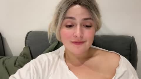Snapshot of emily_morning_dew chatting on September 9, 8:53 pm emily_morning_dew online show from September 9, 8:53 pm
