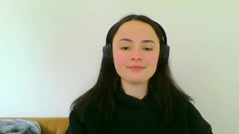 Snapshot of emily_morning_dew chatting on January 22, 11:01 am emily_morning_dew online show from January 22, 11:01 am