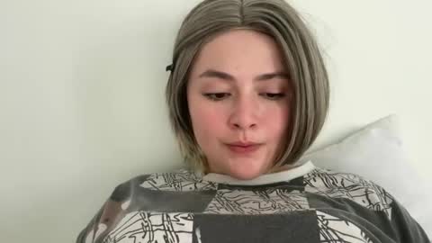 emily_morning_dew online show from May 7, 8:21 am
