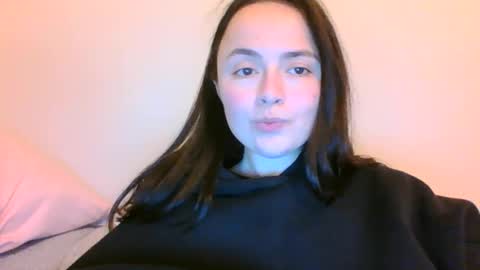 Snapshot of emily_morning_dew chatting on January 22, 5:38 pm emily_morning_dew online show from January 22, 5:38 pm