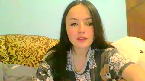 Snapshot of emily_morning_dew chatting on February 19, 6:43 pm emily_morning_dew online show from February 19, 6:43 pm