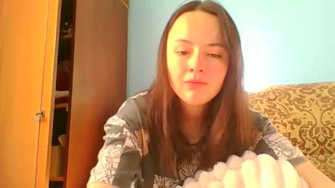 Snapshot of emily_morning_dew chatting on March 10, 6:49 am emily_morning_dew online show from March 10, 6:49 am