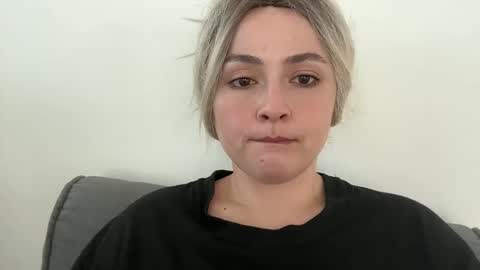 Snapshot of emily_morning_dew chatting on September 17, 5:22 am emily_morning_dew online show from September 17, 5:22 am