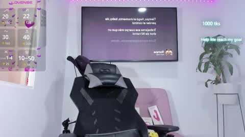 emily_palmeer online show from October 13, 11:56 am