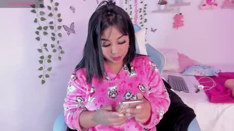 Snapshot of emily_restrepoo chatting on January 29, 5:51 am Emily online show from January 29, 5:51 am