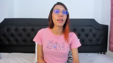 EMILY online show from October 6, 3:19 pm