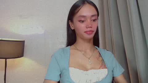 emily_sexyslut online show from February 2, 4:54 pm