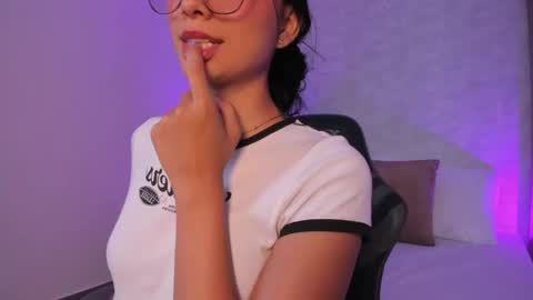 emily_tolson online show from March 30, 3:01 pm