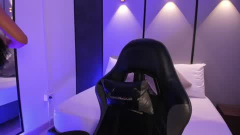 emily_tolson online show from June 9, 7:46 pm
