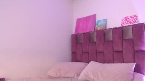 emily_w2 online show from September 19, 4:05 am