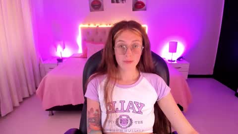 emily_warren__ online show from January 15, 8:06 pm