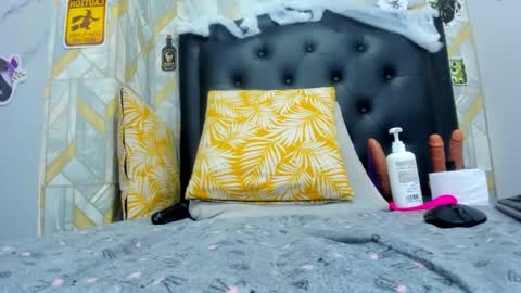 emilybrown21x online show from October 12, 2:37 am