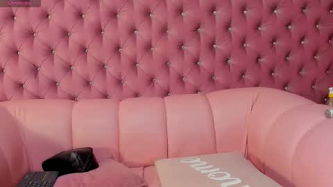 Emily online show from December 18, 4:13 pm