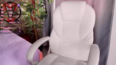  Emily  online show from October 18, 3:49 pm