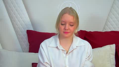 Emily online show from December 18, 6:52 am