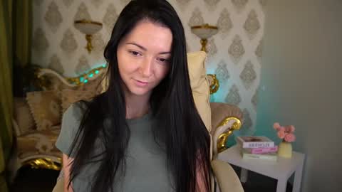 Emily online show from January 18, 2:12 pm