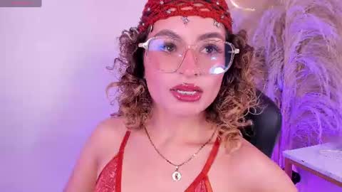 Emilyjonnes  online show from June 24, 3:46 am