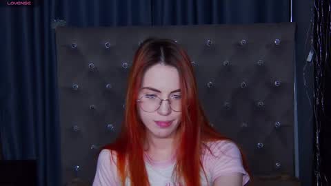 Snapshot of emilykents chatting on February 9, 7:37 am EmilyKents online show from February 9, 7:37 am