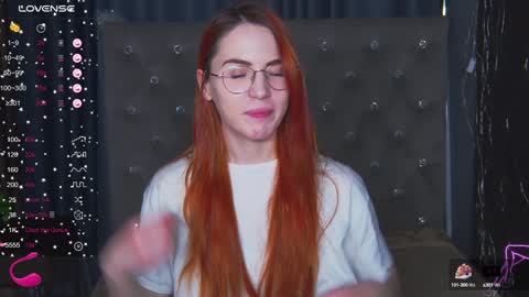 Snapshot of emilykents chatting on February 4, 4:37 am EmilyKents online show from February 4, 4:37 am