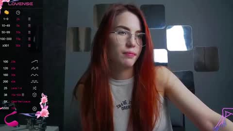 Snapshot of emilykents chatting on March 10, 5:22 am EmilyKents online show from March 10, 5:22 am