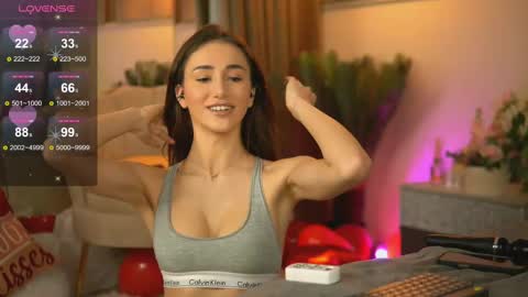 Snapshot of emilyraymont chatting on March 10, 10:55 pm Emily online show from March 10, 10:55 pm