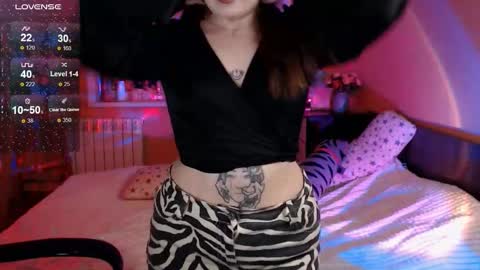 Emily  Emi online show from November 22, 7:01 pm