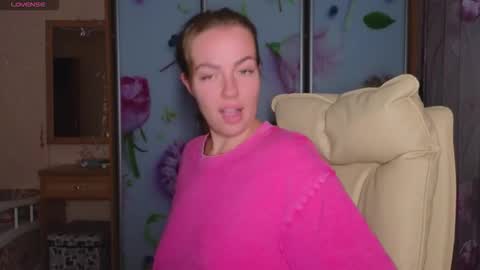 Emily Robbie online show from October 21, 7:17 pm