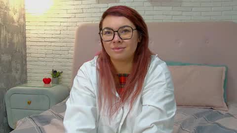 Snapshot of emilystevenes chatting on September 14, 6:37 am Emily online show from September 14, 6:37 am
