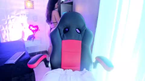 Snapshot of emilysweet_dl chatting on September 20, 6:55 pm emilysweet online show from September 20, 6:55 pm