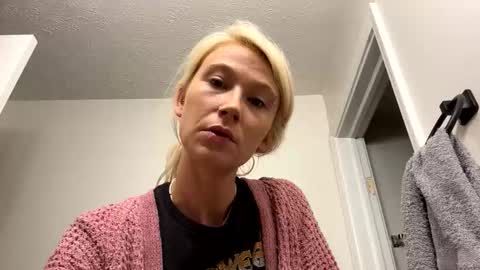 emilywarren296 online show from September 24, 2:57 pm