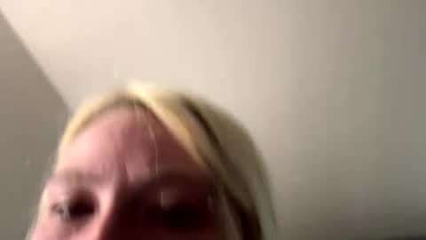 emilywarren296 online show from October 17, 6:34 pm