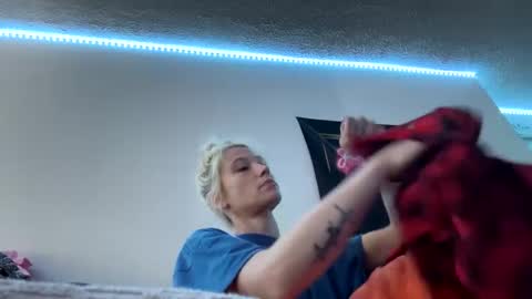 emilywarren296 online show from September 13, 4:09 pm