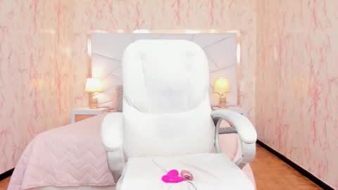 Emily  2200 - 600GMT-5 online show from September 29, 11:48 pm