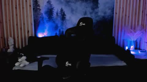 Emily online show from November 4, 8:15 am