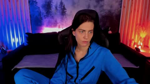 Emily online show from December 19, 8:24 am