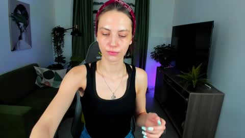 Emily online show from January 16, 8:33 am