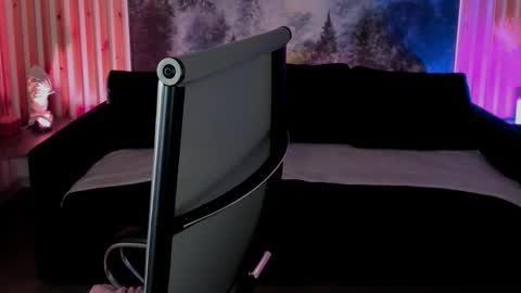 Emily online show from September 13, 8:28 am