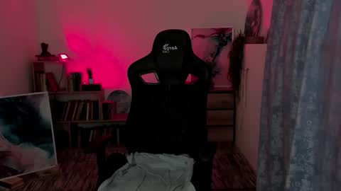 Emily online show from September 12, 8:27 am