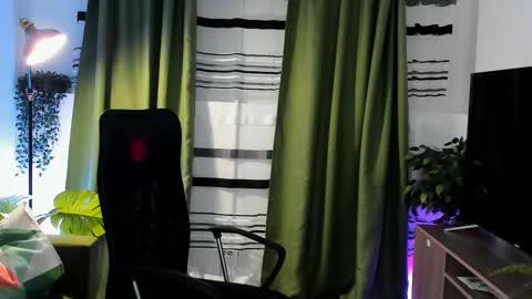 Emily online show from February 18, 9:43 am