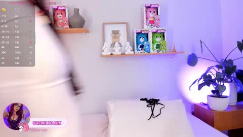 Emily Bank online show from October 15, 7:37 pm